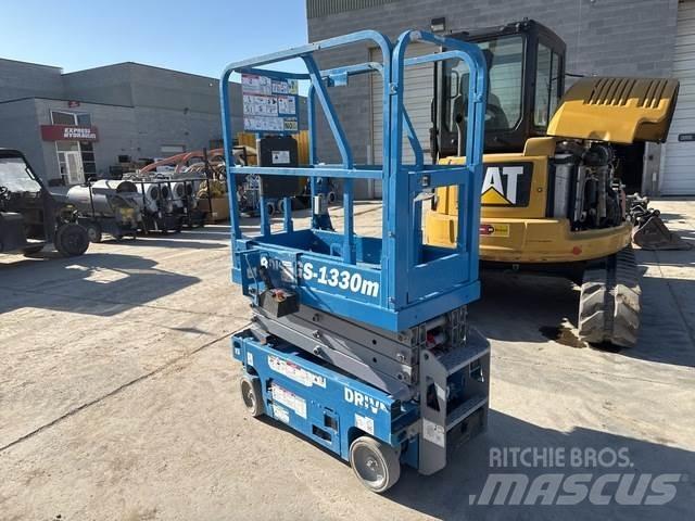 Genie GS-1330M シザースリフト