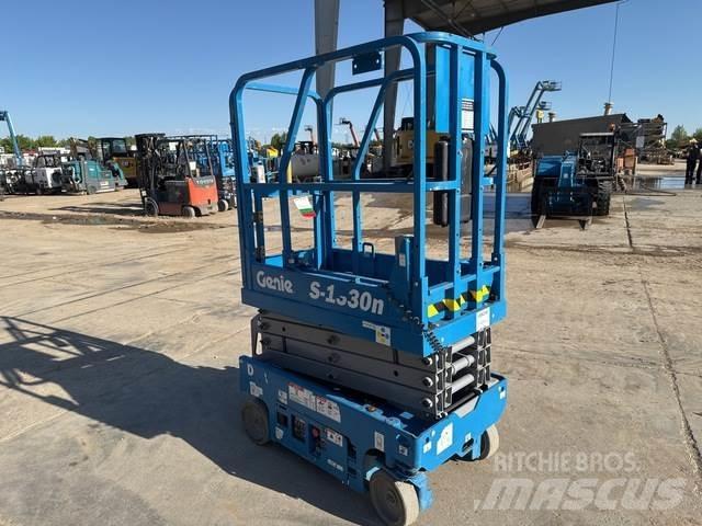 Genie GS-1330M シザースリフト