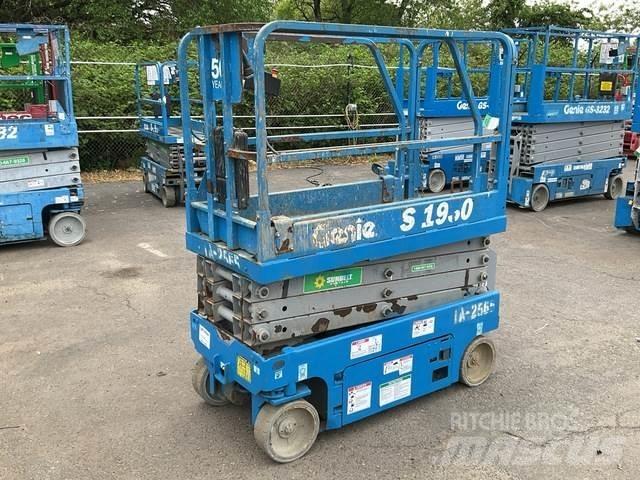 Genie GS-1930 シザースリフト
