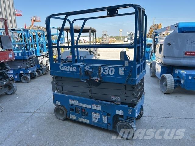 Genie GS-1930 シザースリフト