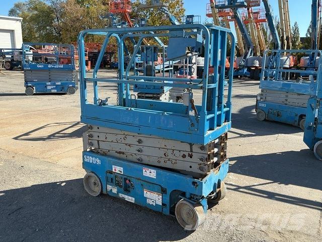 Genie GS-1930 シザースリフト