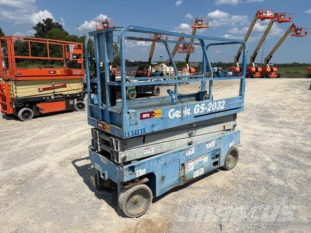 Genie GS-2032 シザースリフト
