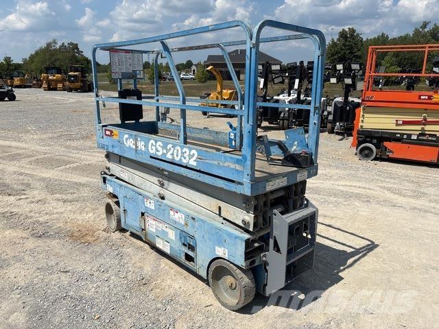 Genie GS-2032 シザースリフト
