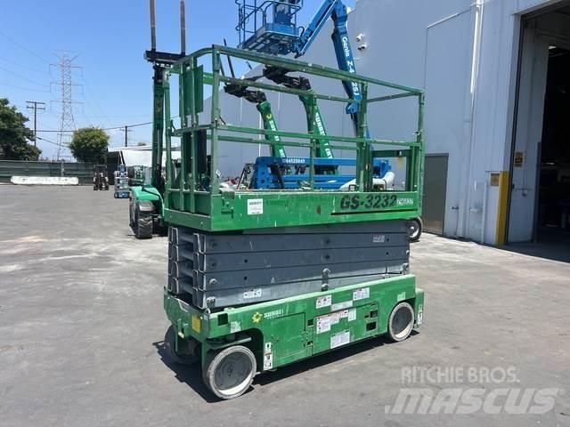 Genie GS-3232 シザースリフト
