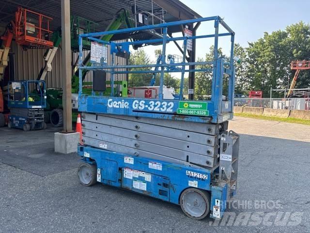 Genie GS-3232 シザースリフト