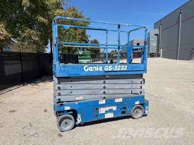 Genie GS-3232 シザースリフト