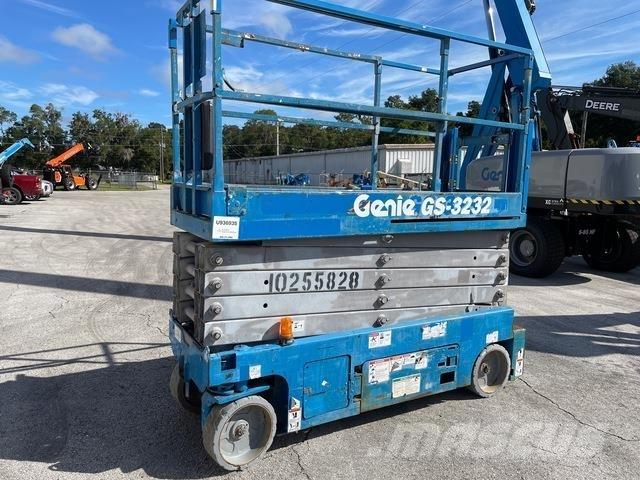 Genie GS-3232 シザースリフト
