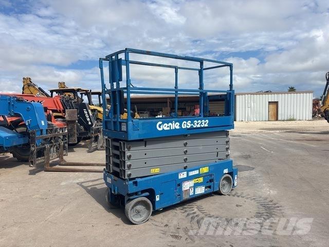 Genie GS-3232 シザースリフト