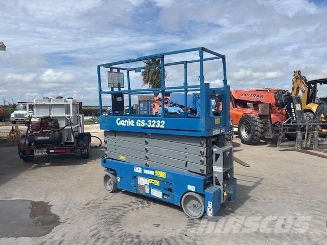 Genie GS-3232 シザースリフト