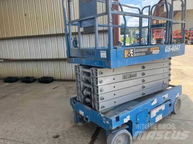 Genie GS-4047 シザースリフト