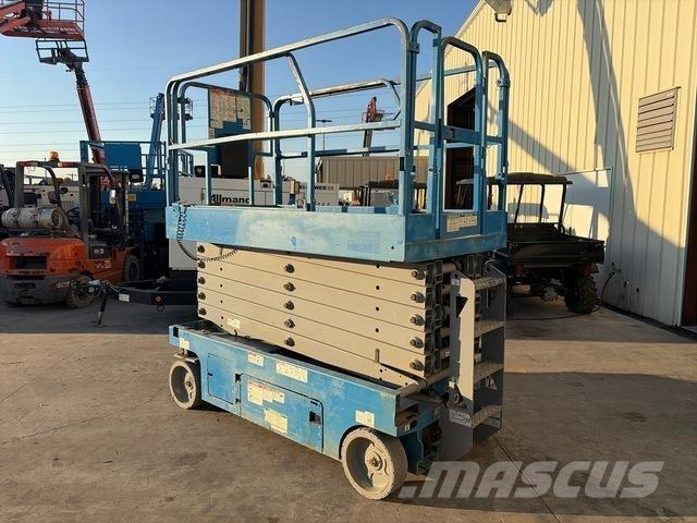 Genie GS-4047 シザースリフト