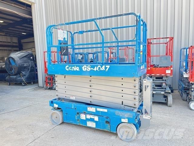 Genie GS-4047 シザースリフト