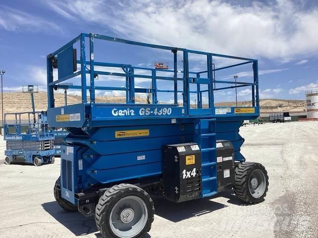 Genie GS-4390 シザースリフト