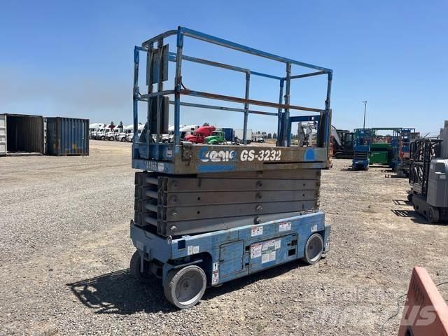 Genie GS3232 シザースリフト