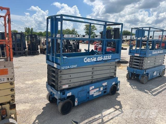 Genie GS3232 シザースリフト