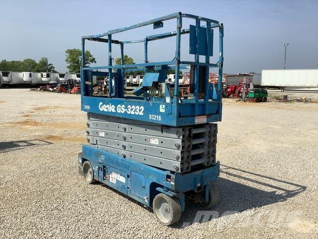 Genie GS3232 シザースリフト