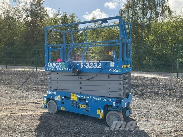 Genie GS3232 シザースリフト