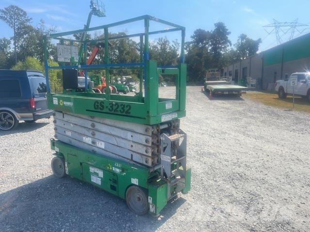 Genie GS3232 シザースリフト