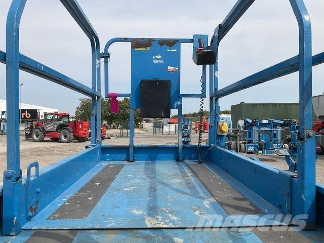 Genie GS3246 シザースリフト