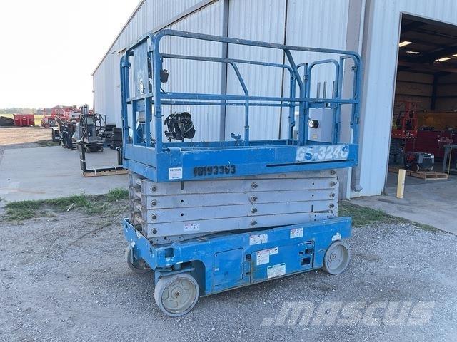 Genie GS3246 シザースリフト