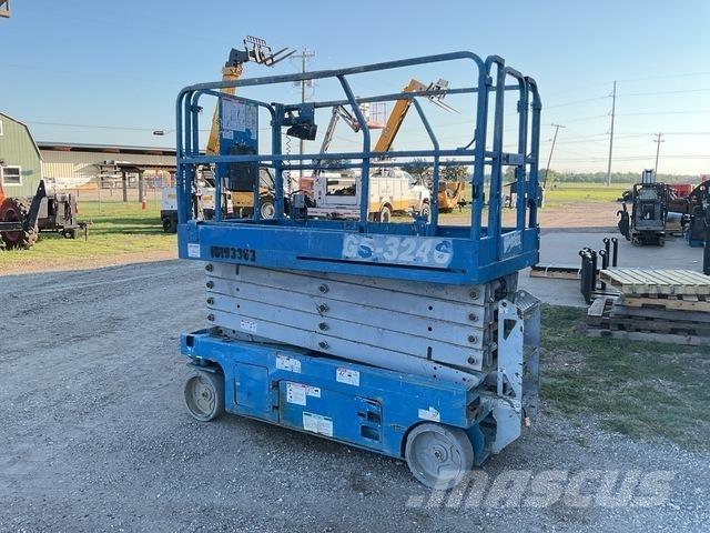 Genie GS3246 シザースリフト