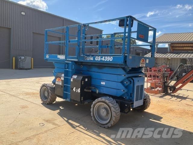 Genie GS4390 シザースリフト