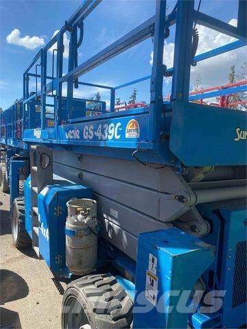 Genie GS4390RT シザースリフト
