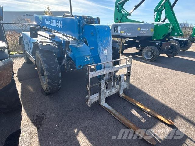 Genie GTH-844 テレスコーピックハンドラー