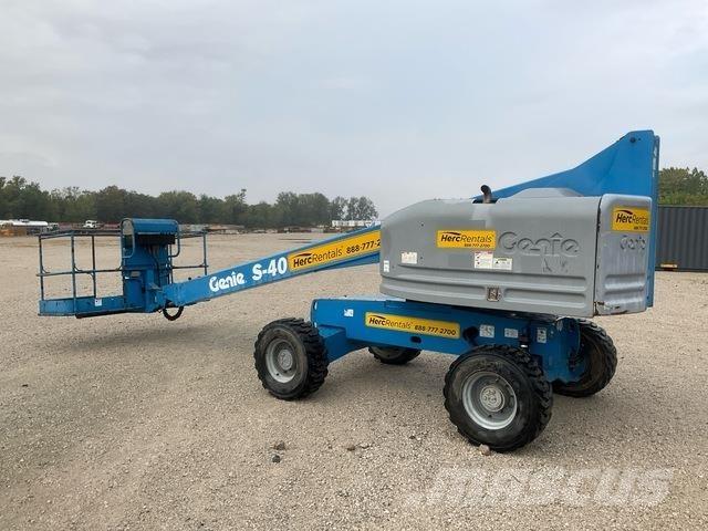 Genie S-40 ブームリフト　直伸型