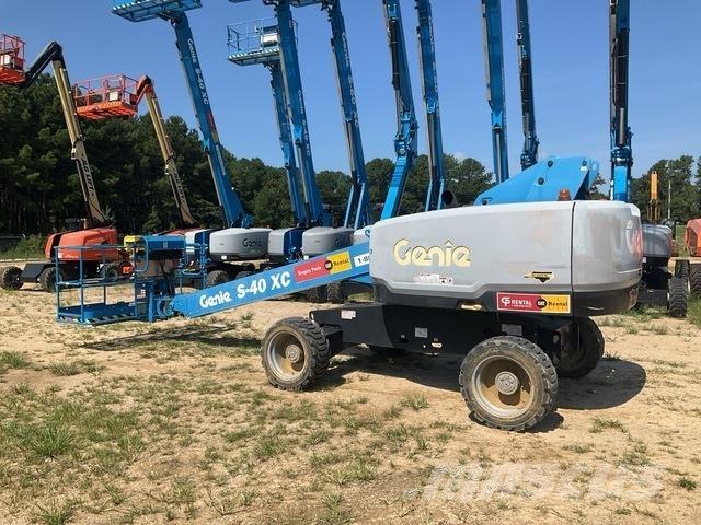 Genie S-40XC ブームリフト　直伸型