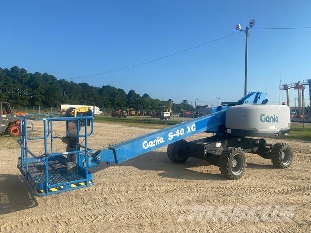 Genie S-40XC ブームリフト　直伸型