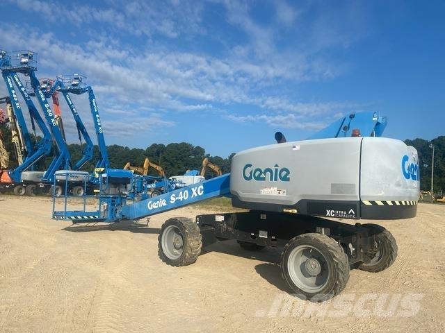 Genie S-40XC ブームリフト　直伸型