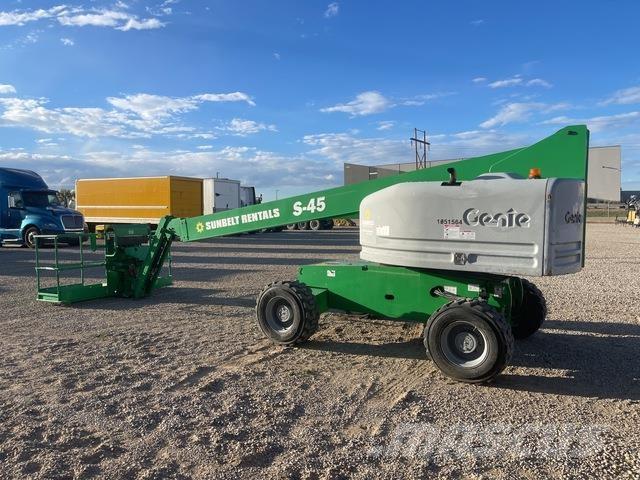 Genie S-45 ブームリフト　直伸型