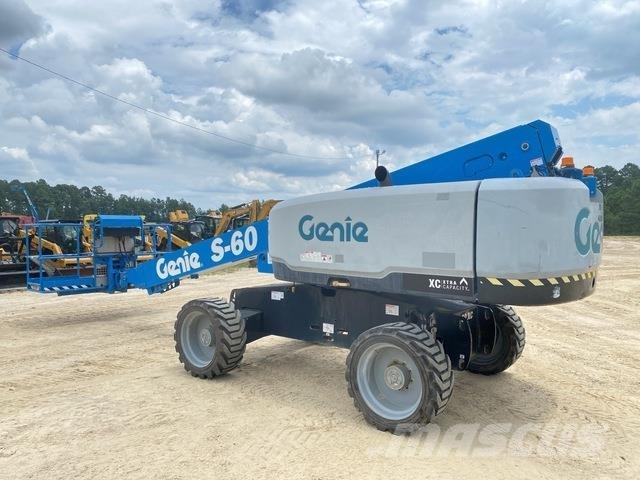 Genie S-60XC ブームリフト　直伸型