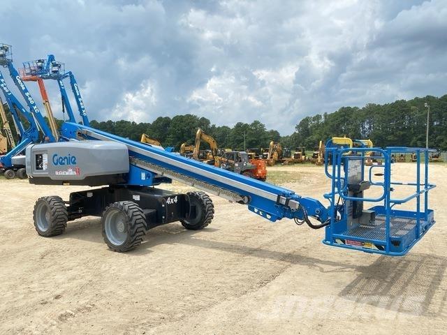 Genie S-60XC ブームリフト　直伸型