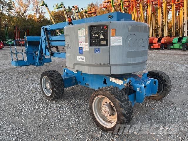 Genie Z45/25J ブームリフト　屈伸型