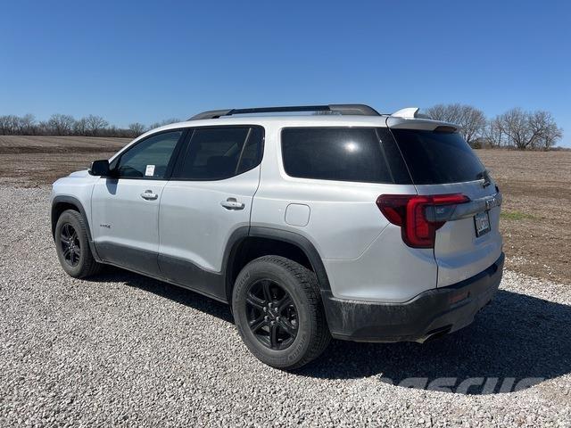 GMC Acadia 自動車
