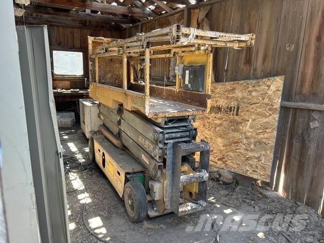 Grove SM3184XT シザースリフト