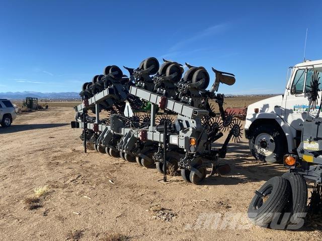 Hiniker 6000 カルチベーター