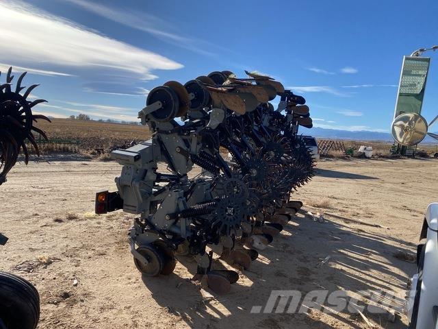 Hiniker 6000 カルチベーター