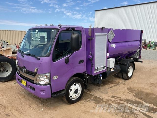 Hino 195 タンカートラック