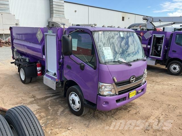 Hino 195 タンカートラック