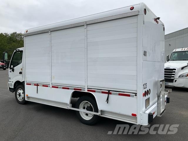 Hino 195H 飲料運送車両