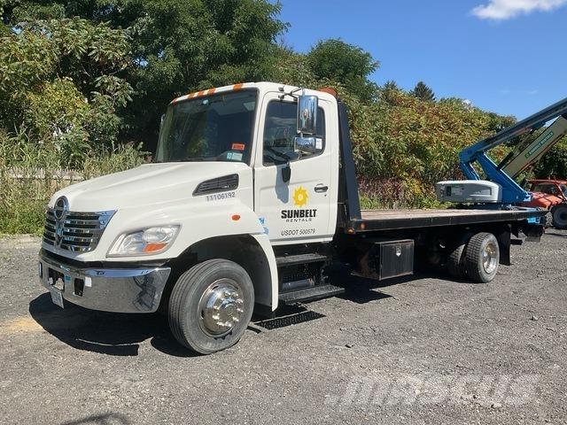Hino 268 レッカー車