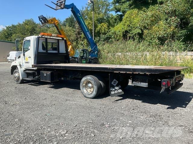 Hino 268 レッカー車