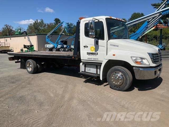 Hino 268 レッカー車