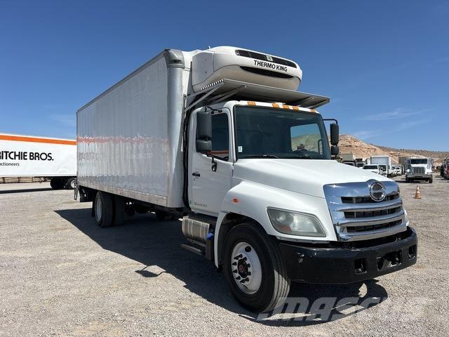 Hino 268 冷凍冷蔵車