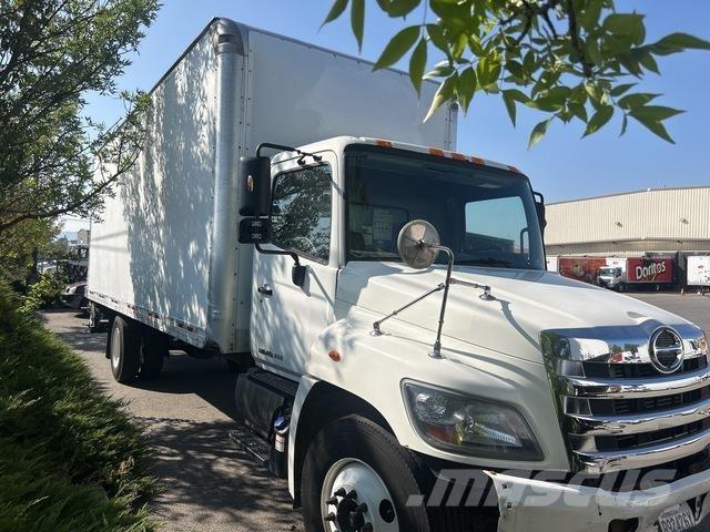 Hino 268 ボックスボディー、ウイング、箱車