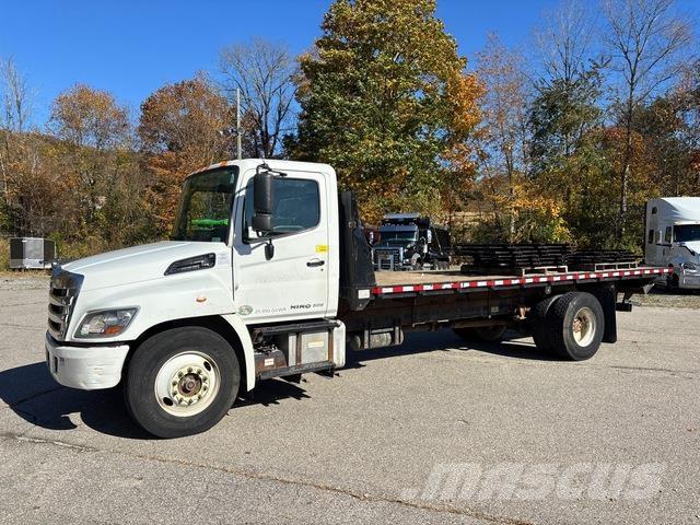 Hino 268 平ボディー