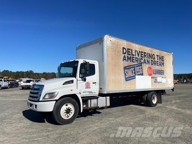 Hino 268 カーテンサイダートラック